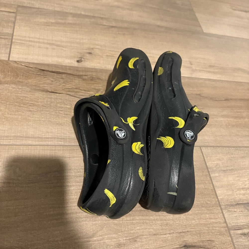 Crocs at Work Unisex Bistro Slip Resistant Clog Banana Black Yellow Women’s 7 - Picture 4 of 7